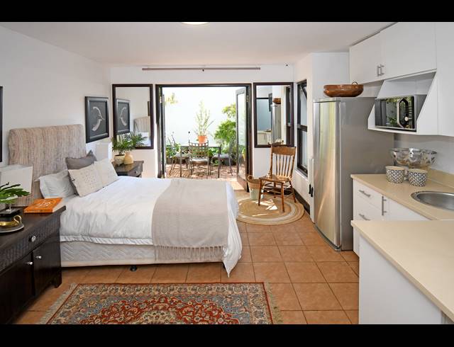 4 BEDROOM HOUSE FOR SALE IN HOUGHTON ESTATE